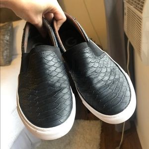 Black guess snake vans sneakers slip on 7